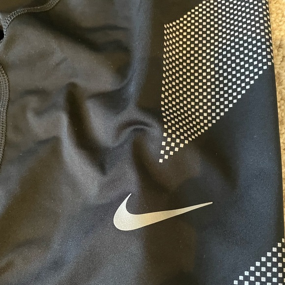 Nike Reflective Running Tight - Picture 3 of 4